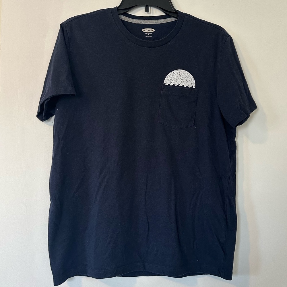 Medium Old Navy Half Moon Bay Tee